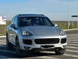 Utilizat 2017 Porsche Cayenne SUV | 27.900 EUR (Preț bun)