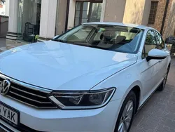 Alb Utilizat 2018 VW Passat Berlinǎ | 10.500 EUR (Super Preț)