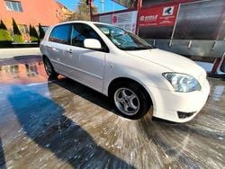 Alb Utilizat 2005 Toyota Corolla Hatchback | 2.250 EUR