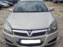 Culoaregri Utilizat 2008 Opel Astra Hatchback | 1.990 EUR (Preț bun)