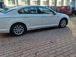 Alb Utilizat 2018 VW Passat Comfortline Berlinǎ | 11.250 EUR (Super Preț)