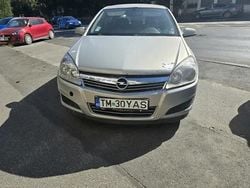 Auriu Utilizat 2008 Opel Astra Hatchback | 1.300 EUR (Preț bun)