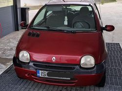 Culoarerosu Utilizat 2003 Renault Twingo Hatchback | 1.500 EUR