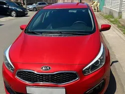 Rosu Utilizat 2017 Kia Ceed Hatchback | 9.000 EUR (Preț OK)