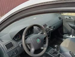 Gri Utilizat 2007 Skoda Fabia Hatchback | 2.500 EUR