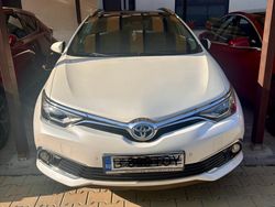 Alb Utilizat 2017 Toyota Auris Hybrid Break | 16.000 EUR (Puțin scump)