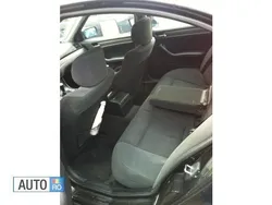 Negru Utilizat 2001 BMW 320 Sport Line Berlinǎ | 1.950 EUR (Preț OK)