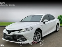 Alb Utilizat 2020 Toyota Camry Berlinǎ | 27.000 EUR (Puțin scump)