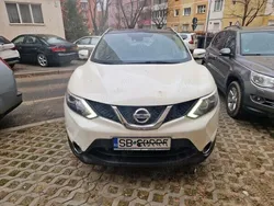 Alb Utilizat 2015 Nissan Qashqai SUV | 11.900 EUR