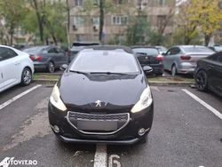 Culoarenegru Utilizat 2012 Peugeot 208 Style Hatchback | 3.900 EUR (Preț OK)