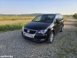 Culoarenegru Utilizat 2009 VW Touran Highline Monovolum | 4.800 EUR (Preț bun)
