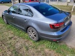 Gri Utilizat 2016 VW Jetta Berlinǎ | 8.450 EUR (Preț OK)