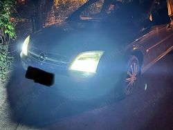 Albastru Utilizat 2003 Opel Vectra Berlinǎ | 1.999 EUR