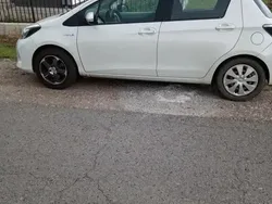 Utilizat 2014 Toyota Yaris Hybrid Berlinǎ | 6.950 EUR