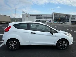 Alb Utilizat 2011 Ford Fiesta Hatchback | 3.000 EUR (Preț OK)