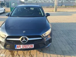 Albastru Utilizat 2020 Mercedes A180 Hatchback | 15.900 EUR (Super Preț)