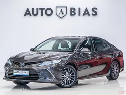Gri Utilizat 2021 Toyota Camry Berlinǎ | 31.950 EUR