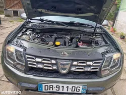 Verde Utilizat 2015 Dacia Duster Lauréate SUV | 7.499 EUR (Preț bun)