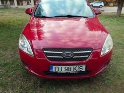 Culoarerosu Utilizat 2007 Kia Ceed Classic Hatchback | 2.300 EUR (Scump)
