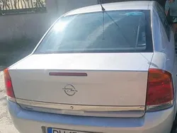 Gri Utilizat 2003 Opel Vectra Berlinǎ | 2.300 EUR