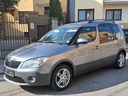 Gri Utilizat 2013 Skoda Roomster Scout Break | 2.899 EUR