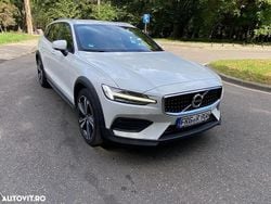 Culoarealb Utilizat 2020 Volvo V60 CC Momentum Break | 24.900 EUR