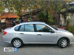 Argintiu Utilizat 2011 Renault Symbol II Berlinǎ | 3.200 EUR (Preț bun)