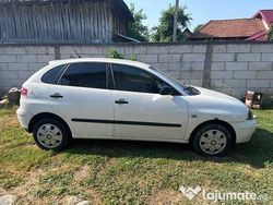 Utilizat 2004 Seat Ibiza Berlinǎ | 2.500 EUR