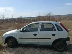 Utilizat 2001 Opel Corsa Berlinǎ | 1.100 EUR