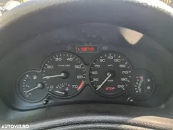 Culoarerosu Utilizat 2002 Peugeot 206 Hatchback | 1.100 EUR