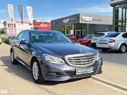 Albastru Utilizat 2015 Mercedes E200 Berlinǎ | 12.950 EUR (Preț bun)
