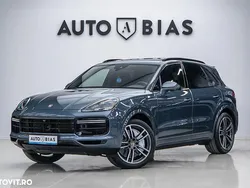 Culoarealbastru Utilizat 2019 Porsche Cayenne Turbo SUV | 53.900 EUR