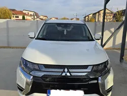 Alb Utilizat 2019 Mitsubishi Outlander P-HEV SUV | 19.550 EUR