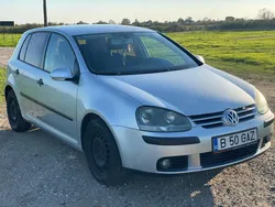 Gri Utilizat 2004 VW Golf V Hatchback | 3.099 EUR (Preț OK)