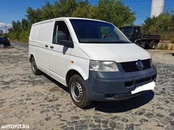 Alb Utilizat 2007 VW T5 Van | 3.900 EUR (Super Preț)