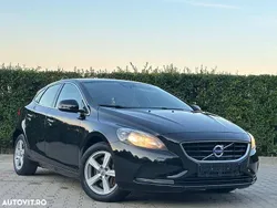 Culoarenegru Utilizat 2014 Volvo V40 Summum Break | 6.499 EUR (Preț bun)