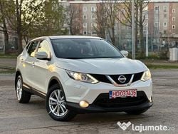 Alb Utilizat 2015 Nissan Qashqai N-Connecta SUV | 8.720 EUR (Preț bun)