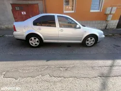 Argint Utilizat 2002 VW Bora Comfortline Berlinǎ | 1.700 EUR (Puțin scump)