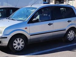 Utilizat 2004 Ford Fusion | 1.100 EUR