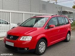 Culoarerosu Utilizat 2007 VW Touran Monovolum | 3.690 EUR