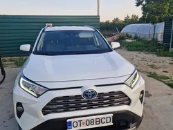 Alb Utilizat 2021 Toyota RAV4 Hybrid Luxury SUV | 32.000 EUR (Preț OK)