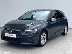 Gri mediu normal Utilizat 2023 VW Golf VIII Life Hatchback | 21.500 EUR (Preț OK)
