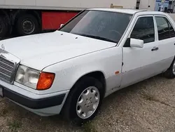 Utilizat 1993 Mercedes E250 Berlinǎ | 1.000 EUR