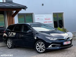 Negru Utilizat 2015 Toyota Auris Hybrid Sol Break | 12.799 EUR (Preț OK)