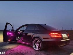 Culoarenegru Utilizat 2009 Mercedes E350 Avantgarde Berlinǎ | 5.700 EUR