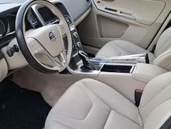 Utilizat 2016 Volvo XC60 Summum SUV | 18.400 EUR (Preț bun)