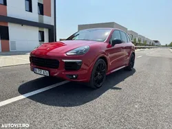 Rosu Utilizat 2015 Porsche Cayenne SUV | 33.500 EUR