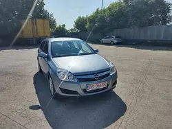 Utilizat 2010 Opel Astra Hatchback | 2.490 EUR