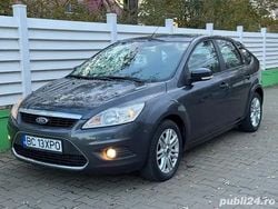 Argintiu Utilizat 2008 Ford Focus Hatchback | 2.850 EUR (Puțin scump)