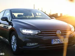 Gri Utilizat 2020 VW Passat Comfortline Berlinǎ | 15.900 EUR (Preț bun)